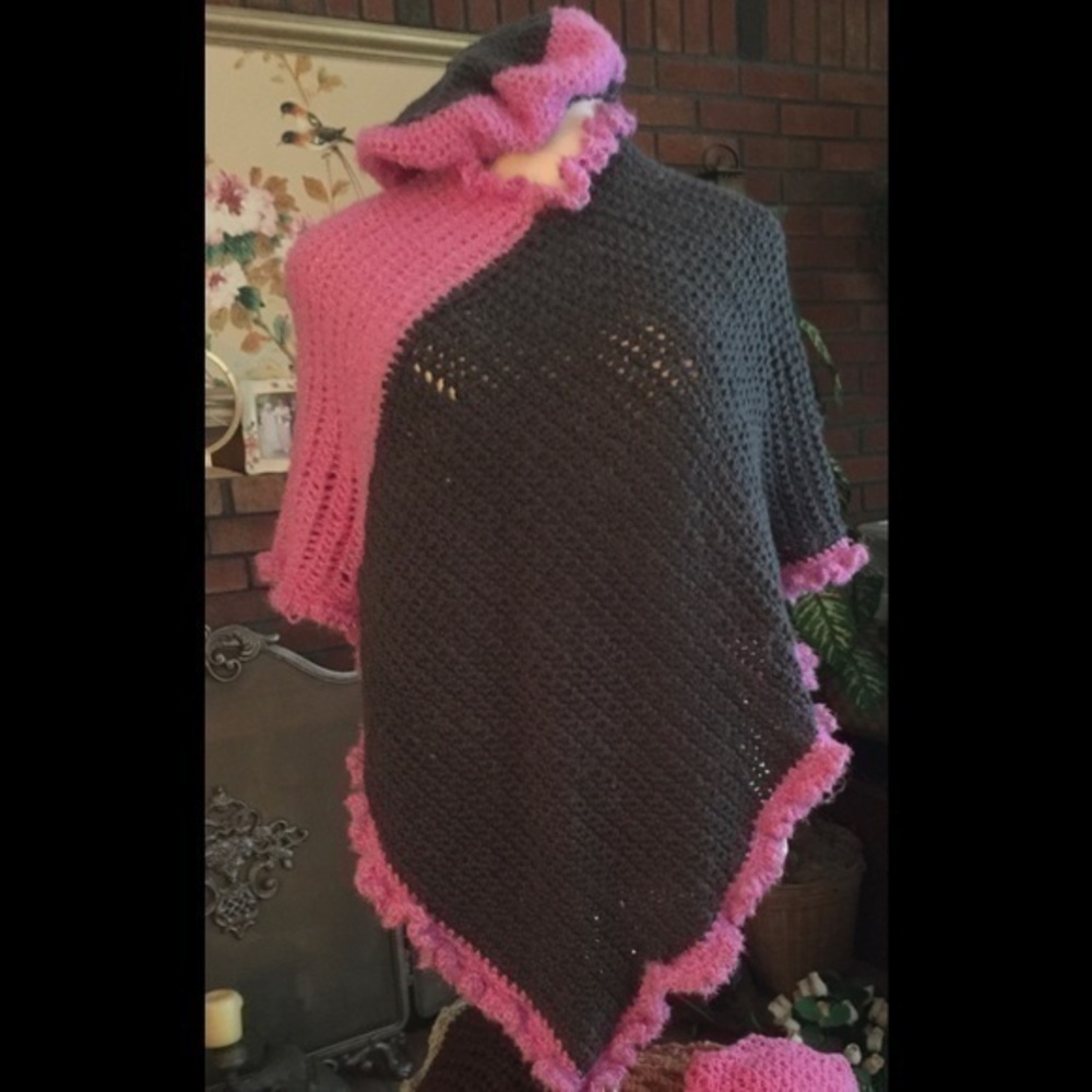 002 Women’s poncho and hat- hand crochet- one size